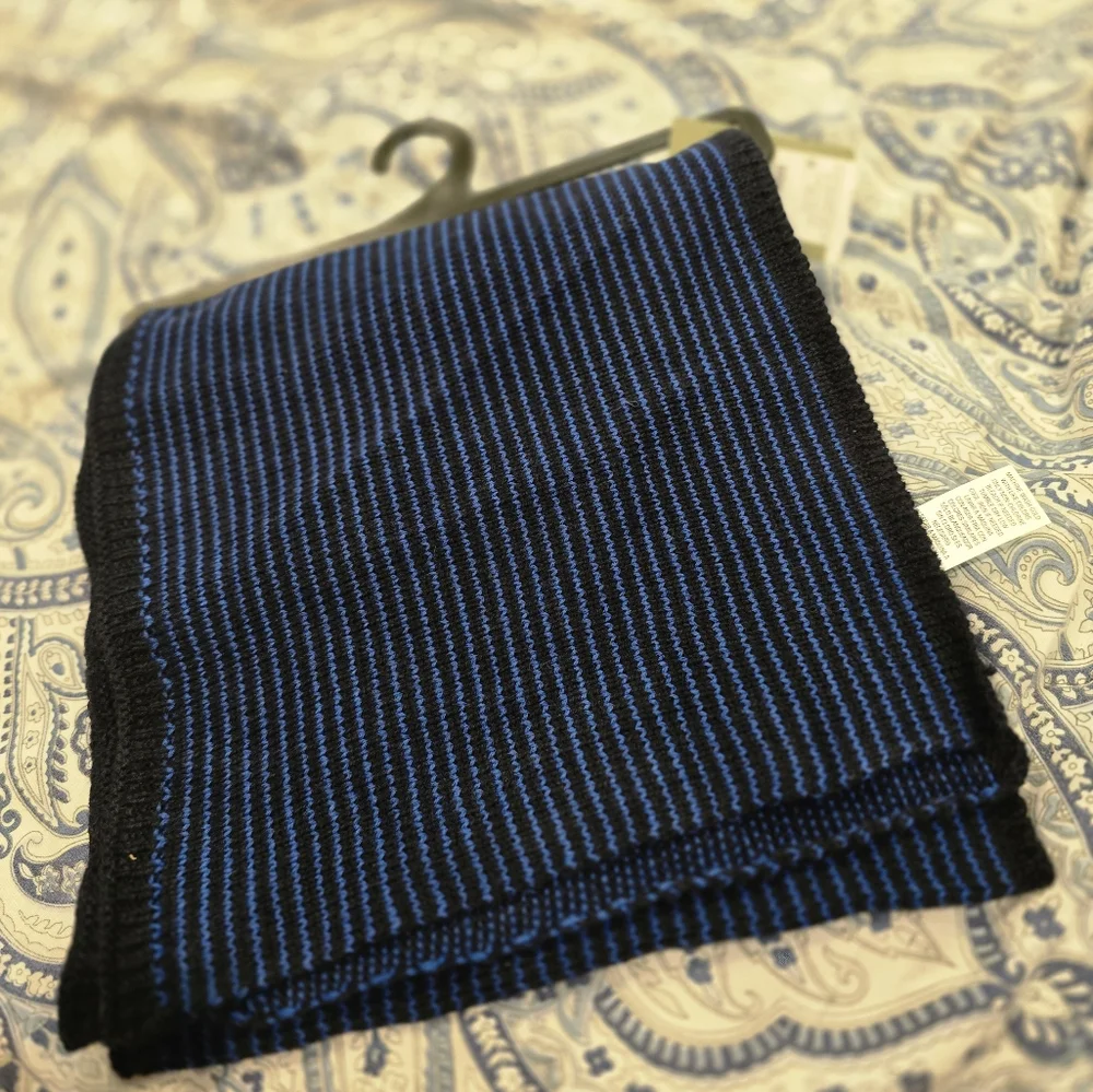 ❤️10/$40 New Men's Black and Blue Striped Scarf